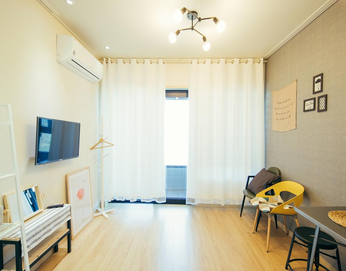 Jeju Feel Pension Exteriör bild